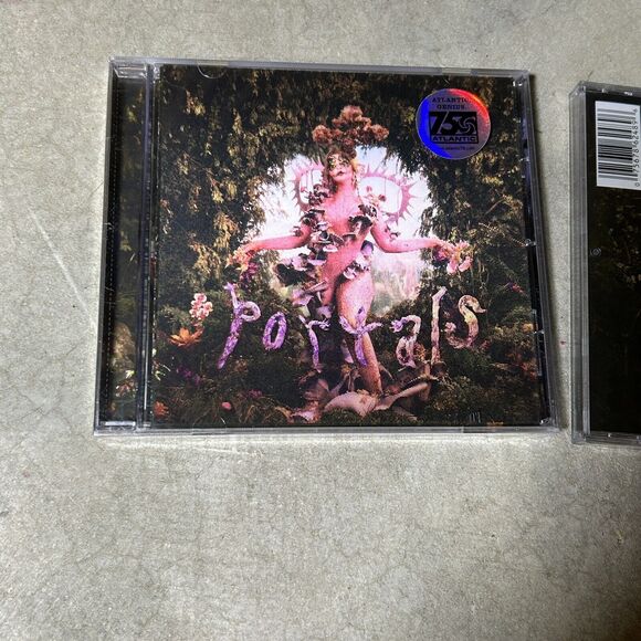 Melanie Martinez Portals Lenticular CD (Limited Edition) NEW - Picture 3 of 3